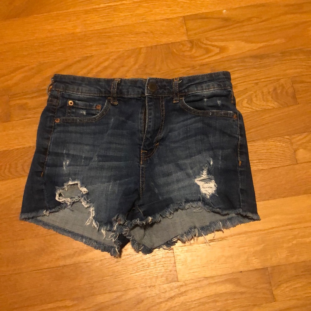 Dark wash high wasted distressed denim shorts